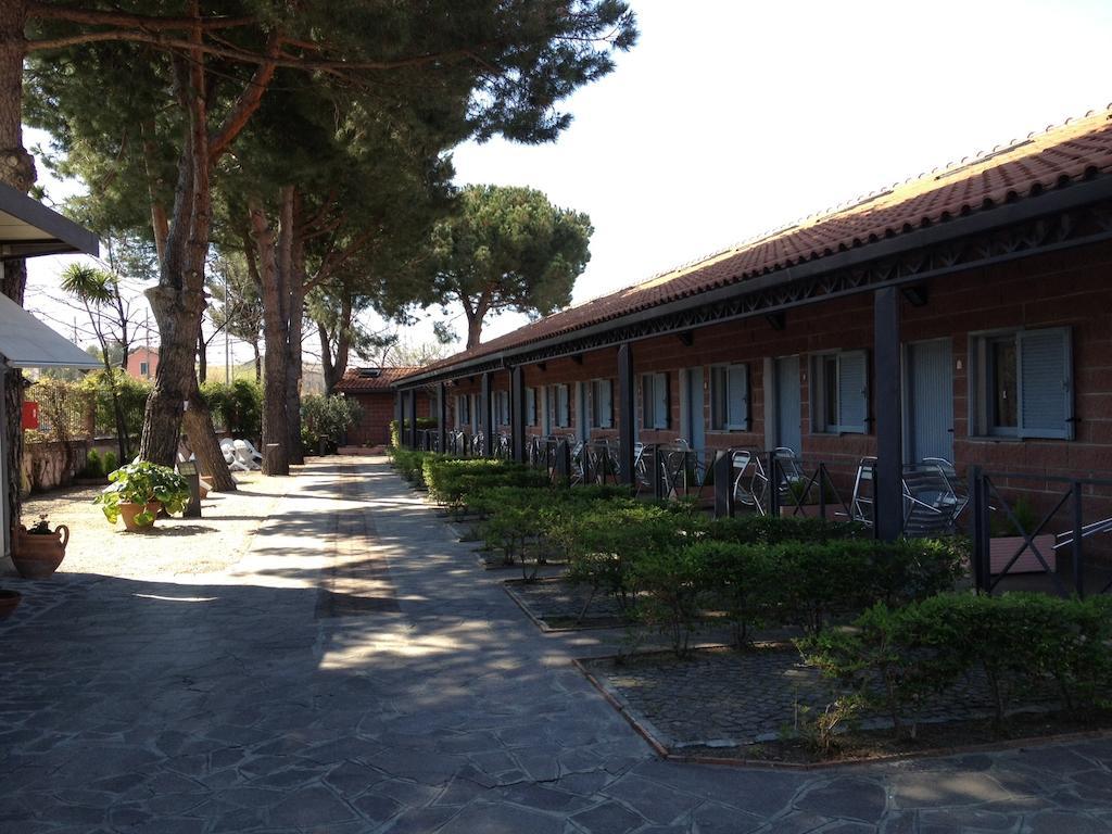 ألبينغا Appartamenti Villaggio Internazionale المظهر الخارجي الصورة